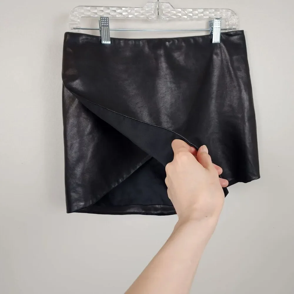 MICHELLE MASON | Leather Mini Skirt With Slit Sz 4 Black Asymmetrical Zip Staple - Picture 6 of 13